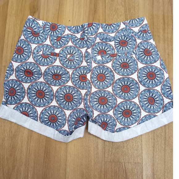 Banana Republic Women Sz 0 White Blue Coral Shorts Boho Mandala Cuff Denim - Picture 4 of 5